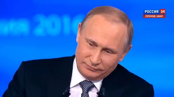 Путин потребовал привести дороги соседнего Омска в порядок к 300-летию города