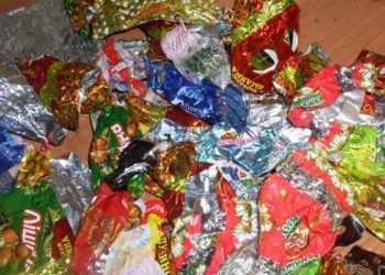 Фантики от конфет выдали троих подростков, обокравших сельскую библиотеку в Сибири