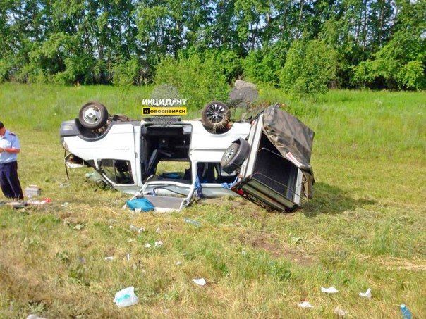 В Новосибирской области произошло ДТП с участием 17 человек, включая 12 детей