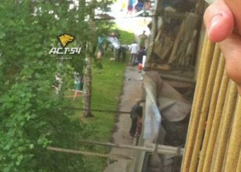 Четырехлетний ребенок выпал из окна пятиэтажки в Новосибирске