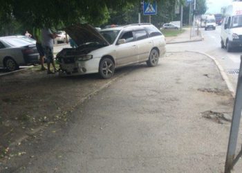 Nissan сбил на тротуаре в Новосибирске шестилетнюю девочку, у ребенка перелом позвоночника