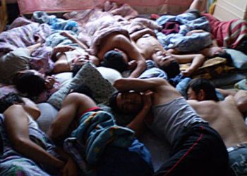 В Новосибирске выявлено пять «резиновых квартир», в которых жили 90 узбеков