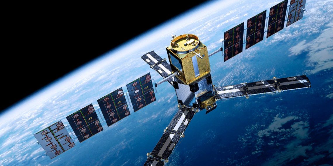 Изобретение сибирских ученых позволит питать спутники без солнечных батарей