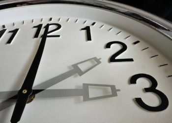 Новосибирцы переведут стрелки на час вперед в ночь на 24 июля