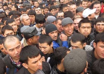 Работодателям придется платить больше новосибирцам, чем гастарбайтерам — минтруда