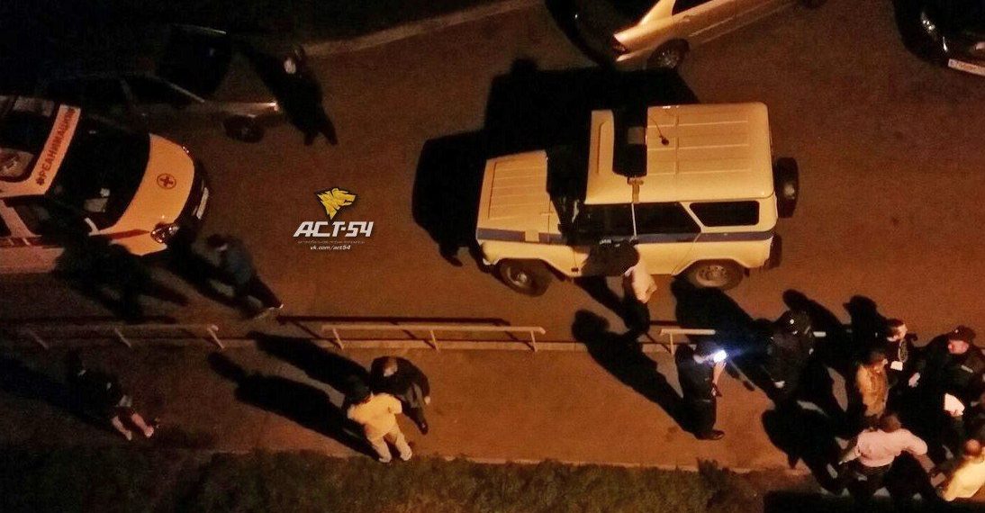 Мужчину зарезали во дворе дома на МЖК в Новосибирске