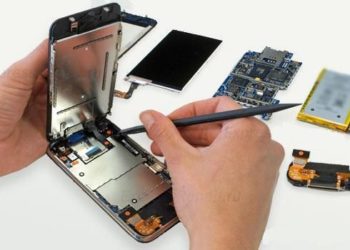 Новосибирцы жалуются на производителей пластиковых окон и мобильных телефонов