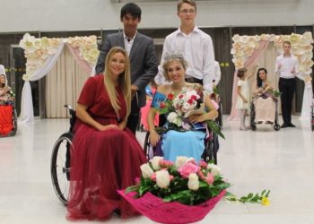 Жительница Белово победила в конкурсе красоты среди девушек на колясках в Новосибирске