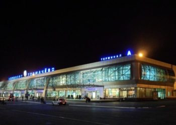 Неизвестный сообщил о бомбе в аэропорту Толмачево