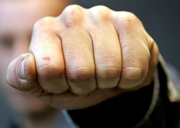 Новосибирец пойдет под суд за избиение и хищение цепи с крестом на 112 тысяч рублей