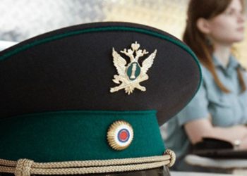 Храните деньги под матрасом