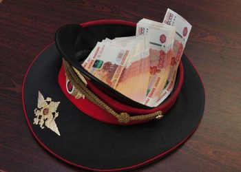 Оборотень в погонах попался на «крышевании» новосибирского бизнесмена за 20 тысяч в месяц