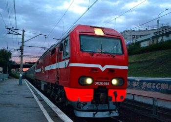 13-летнюю беглянку из Новосибирска, решившую уехать в Киргизию, поймали полицейские