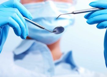 Злостного алиментщика поймали на приеме у стоматолога под Новосибирском