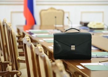 Новосибирские чиновники получают из казны свыше 731 млн рублей ежемесячно