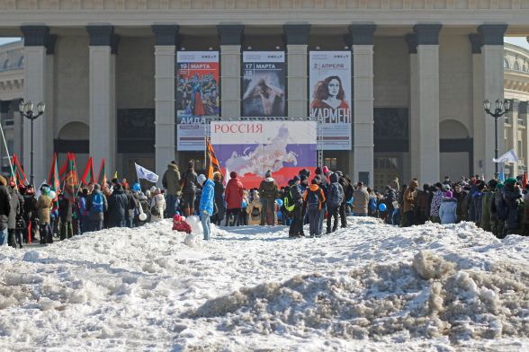 В Новосибирске отказались от митинга в честь трехлетия присоединения Крыма (фоторепортаж)