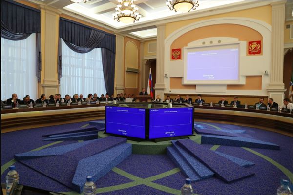 Депутаты Новосибирского горсовета заработали от 0 до 104 млн рублей за 2016 год