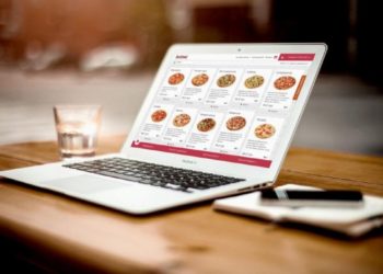 Новосибирцы чаще стали закупать еду через интернет