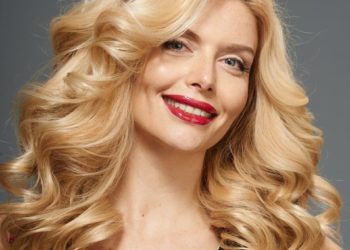 Анна Чурина попала в команду Джеки Чана