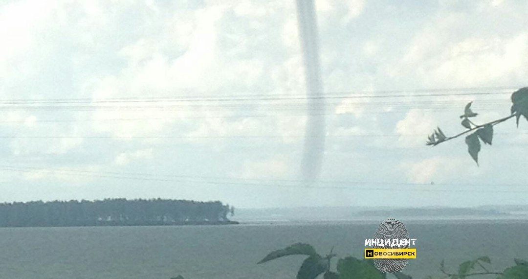 Водяной смерч поразил новосибирцев (видео)