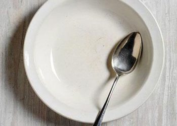 Под Новосибирском мать наказывала сына голодом и неудобной кроватью