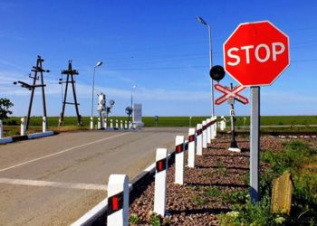 В России могут ужесточить санкции за нарушение ПДД на железнодорожных переездах