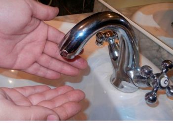 58 домов в Новосибирске остались без воды и тепла