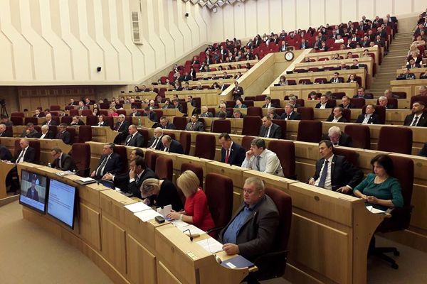 Новосибирские депутаты раскритиковали и одобрили повышение штрафов для уличных торговцев