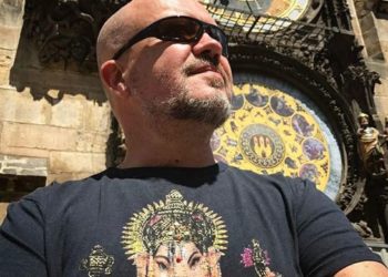 Реальность Новосибирска правдивее. Реальность Москвы реальнее