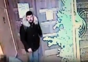 Посетитель новосибирской церковной лавки взял золото и скрылся