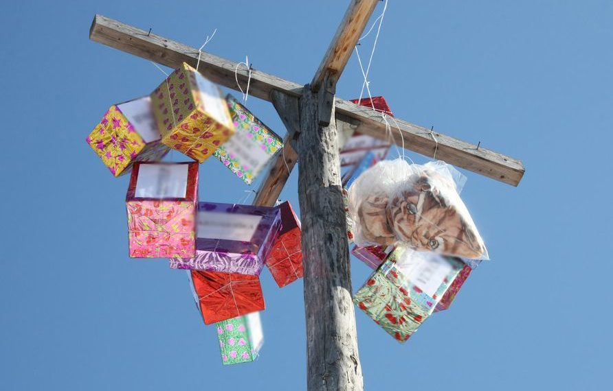 В соседней Кемеровской области мужчина сорвался со столба во время масленичных гуляний (видео)