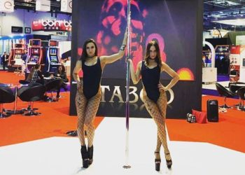 Чешскую компанию обвинили в сексизме из-за танцев девушек из Новосибирска