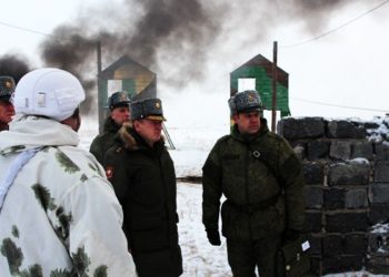 Накануне визита Путина под Новосибирском начались военные учения