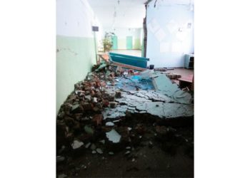 В дни весенних каникул в школе под Новосибирском обрушилась стена