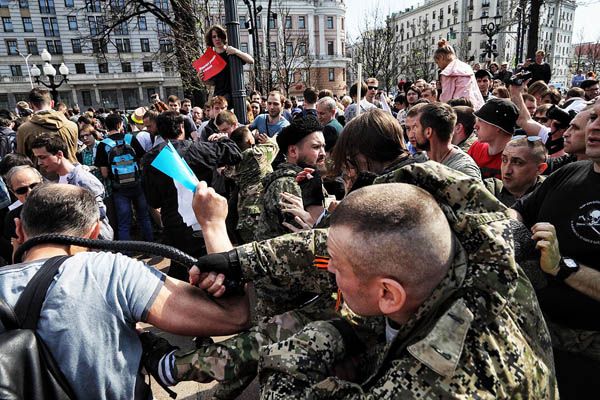 Батюшки с кулаками. Что ждать от православных борцовских клубов?