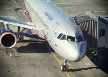 Самолет «Аэрофлота» приземлился в Толмачево вместо Томска из-за проблем в туалете