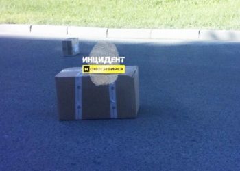 «ГАЗель» «Почты России» рассыпала посылки по дороге в Новосибирске