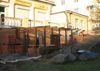 Полиция не увидела «повреждения фасада» в пристройке к памятнику архитектуры