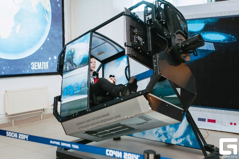 Слетать на Луну стало проще: в Новосибирске открылся семейный космический парк