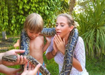 Барановская победила страх перед змеями