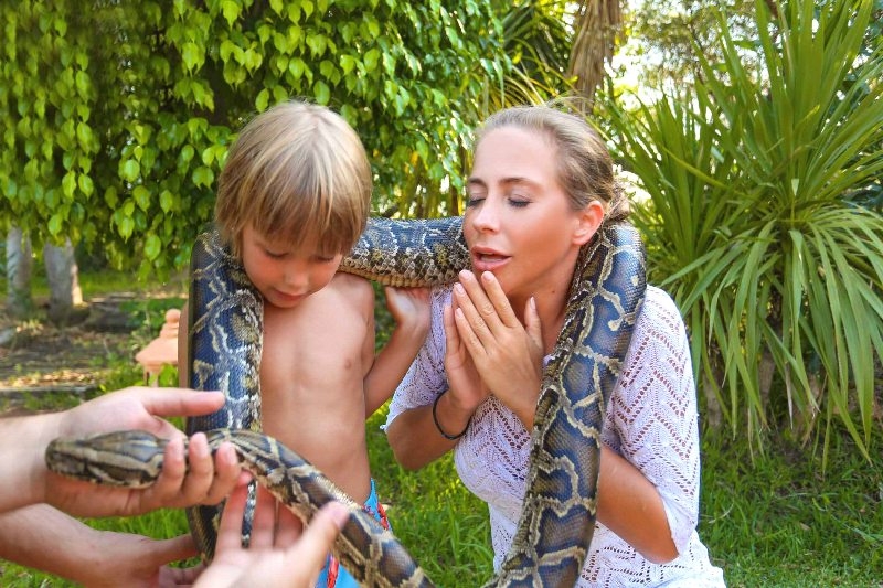 Барановская победила страх перед змеями