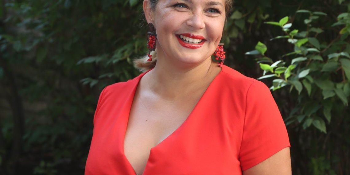 Пегова, а ну-ка, покажи свой чемоданчик!