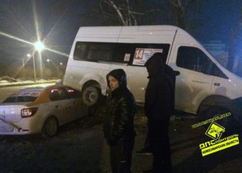 Автобутерброд на Никитина удивил новосибирцев