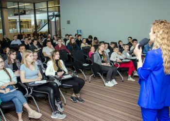 Школьники рассказали, как улучшить фуд-корты торговых центров