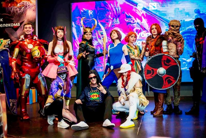 Сильнейшие геймеры сразились в финале киберспортивного фестиваля в Новосибирске