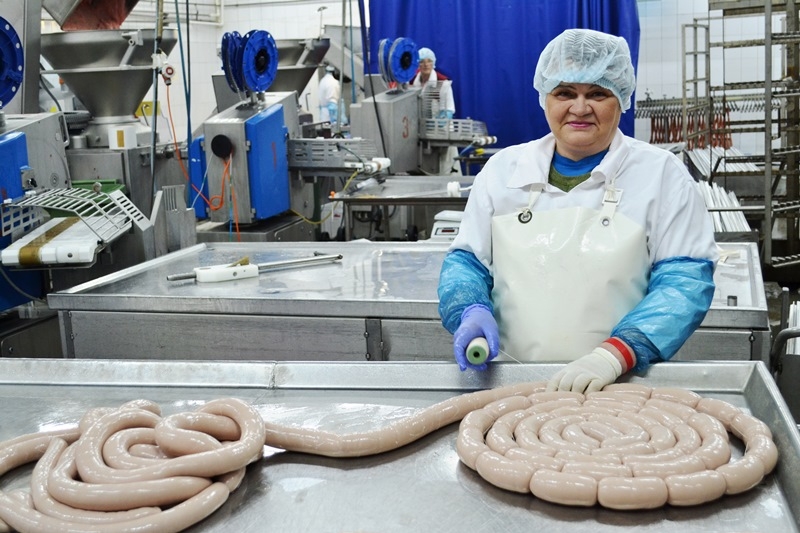 Крупный колбасный производитель из Кузбасса накормит новосибирцев