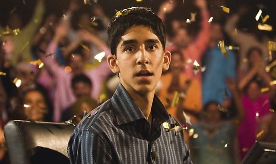 Кадр из фильма "Миллионер из трущоб" (2008)