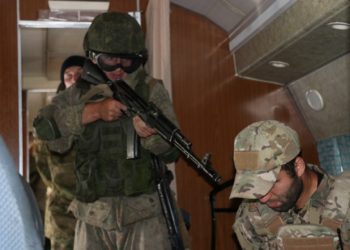 Новосибирский спецназ освободил захваченный самолет