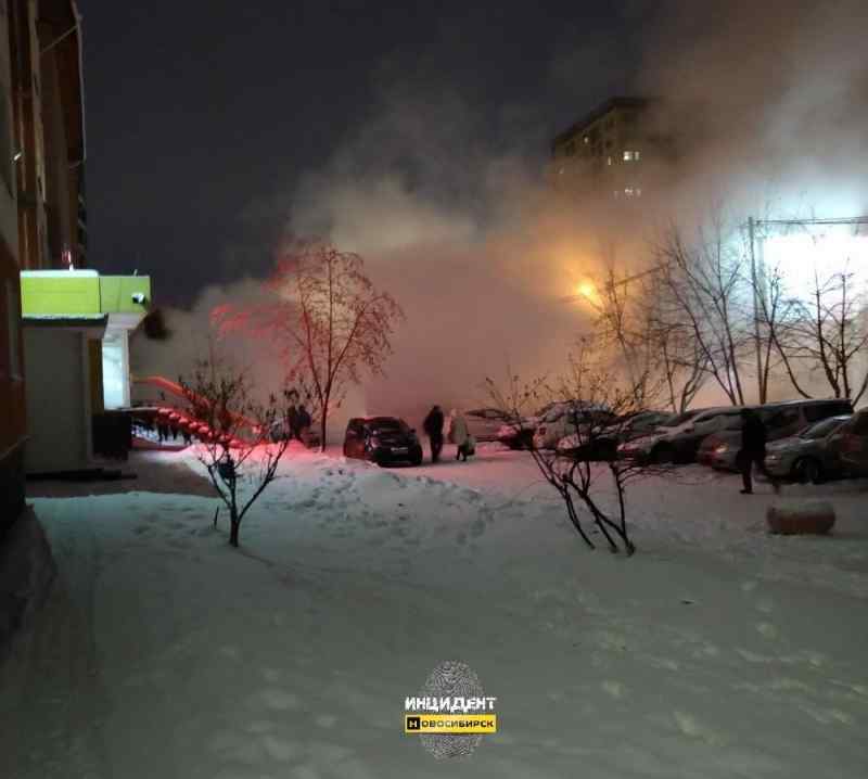 Коммунальная авария затруднила движение в Новосибирске