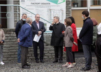 Во дворе на улице Железнодорожной высадят более 150 кустов и деревьев